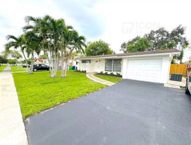 Main picture of 8660 NW 29th St