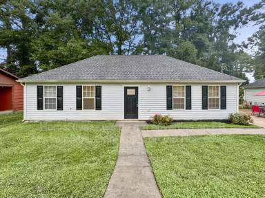 Main picture of 105 Belk Rd