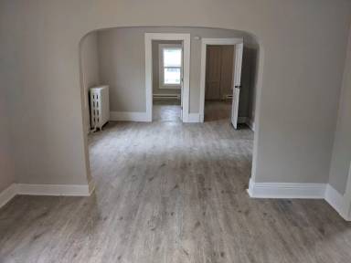 Main picture of 403 Litchfield Ave SE