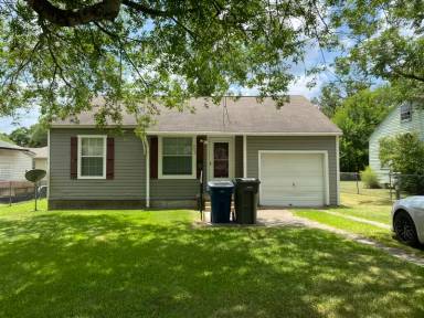 Main picture of 205 Chambers St