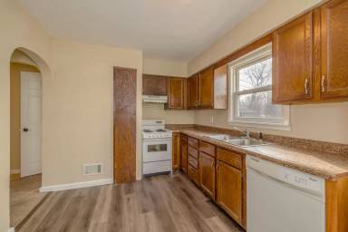 Main picture of 536 W Scott St