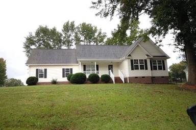 Main picture of 416 Johnson Branch Rd