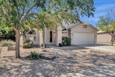 Main picture of 647 W Fremont Dr