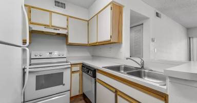 Main picture of La Vue at Emerald Pointe Apartments
