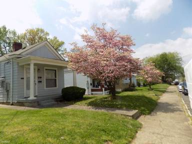 Main picture of 962 Charles St