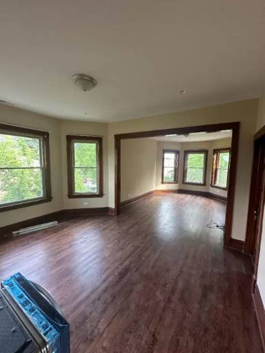 Main picture of 5648 W Higgins Ave