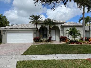 Main picture of 16747 NW 10th St