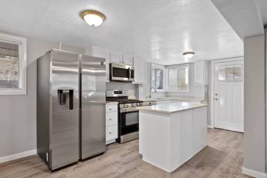 Main picture of 3024 S Oxbow Rd