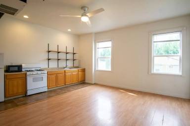 Main picture of 2044 N Kilpatrick St