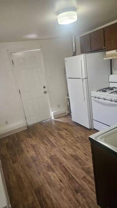 Main picture of 222 1/2 42nd St SW