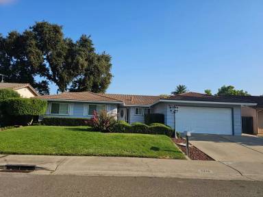 Main picture of 9749 Parktree Way