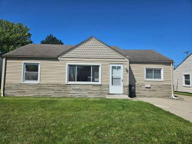 Main picture of 27261 Woodmont St