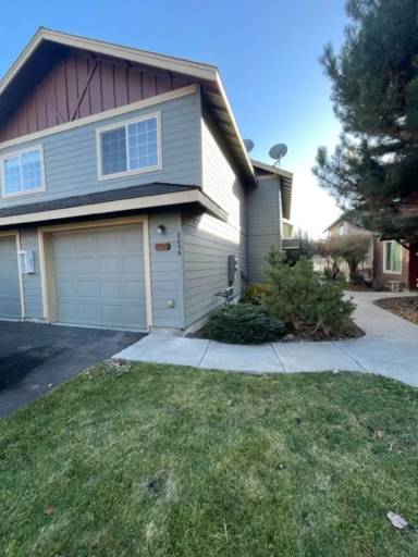 Main picture of 2852 SW Juniper Ave