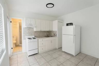Main picture of 1100 NE 12th Ave