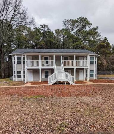 Main picture of 140 Cumberland Ct