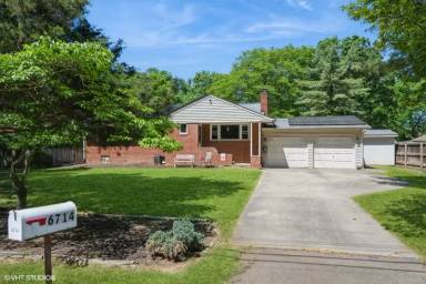 Main picture of 6714 Hackberry St
