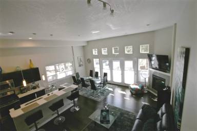 Main picture of 127 E Garden Ave