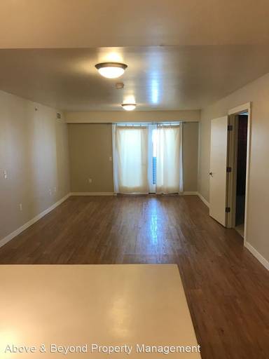 Main picture of 210 S Cottonwood Rd