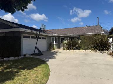 Main picture of 2894 Fidler Ave