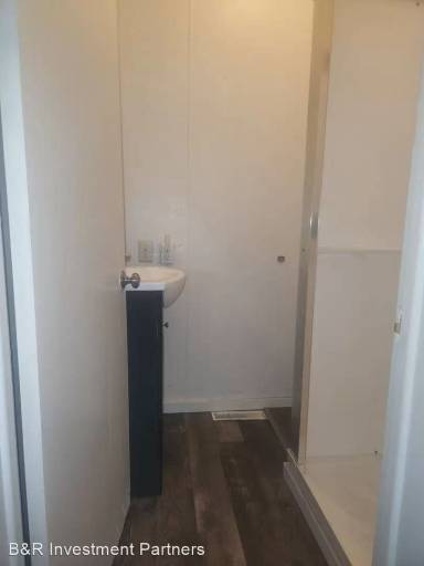 Main picture of 417 S Michigan Ave