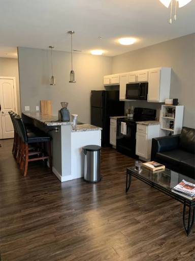 Main picture of 611 West Elm Street - 202