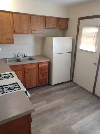 Main picture of 4994 Main St