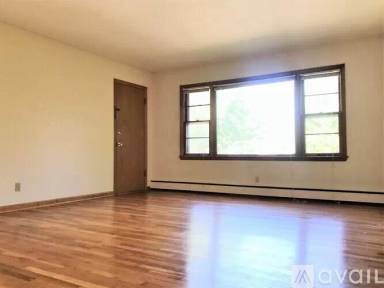 Main picture of RM 405 Eugenia Avenue - 2S