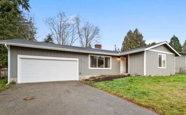 Main picture of 3007 Delphi Loop NE