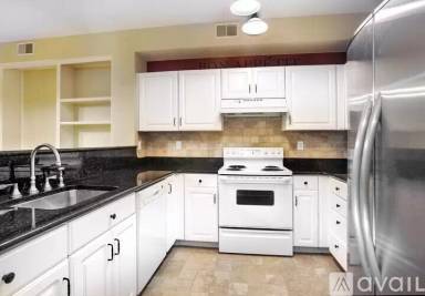 Main picture of 325 Tilden Commons Ln