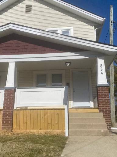 Main picture of 834 Siebert St