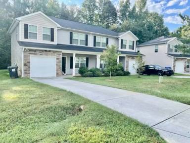 Main picture of 243-249 Village Creek Way