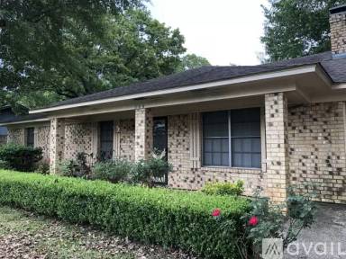 Main picture of 309 Woodhaven Dr