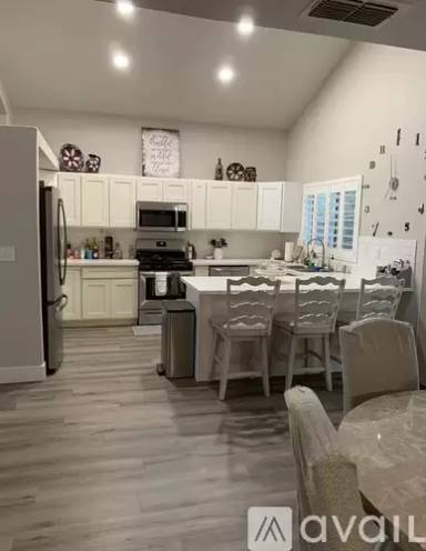 Main picture of 9400 Windrift Ln