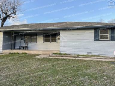 Main picture of 1707 NW Lindy Ave