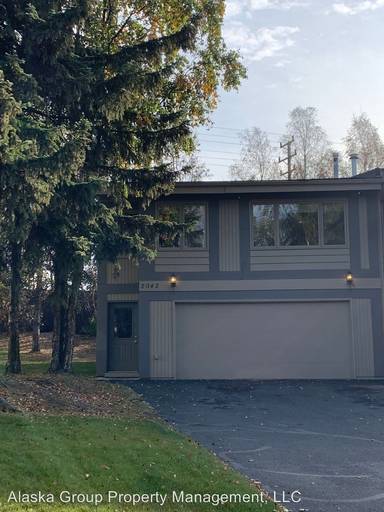 Main picture of 2042 Crataegus Ave