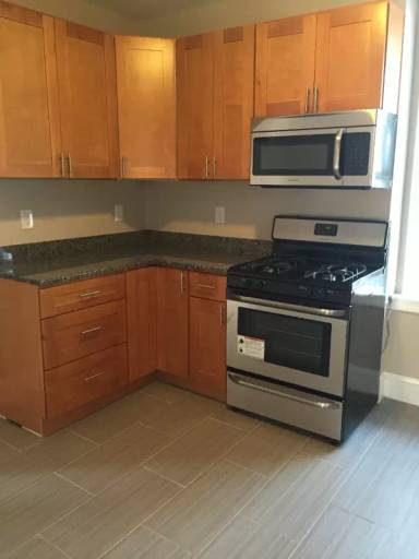 Main picture of 241 Maverick St