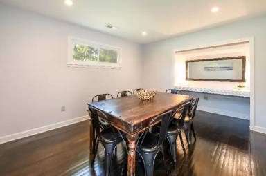 Main picture of 1144 Folly Rd