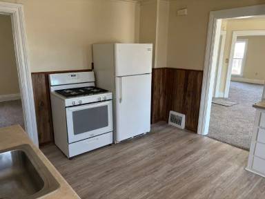 Main picture of 701 W 4th St