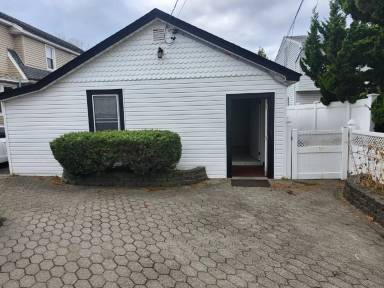 Main picture of 3447 Bay Front Dr