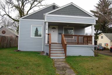 Main picture of 1716 Birch St