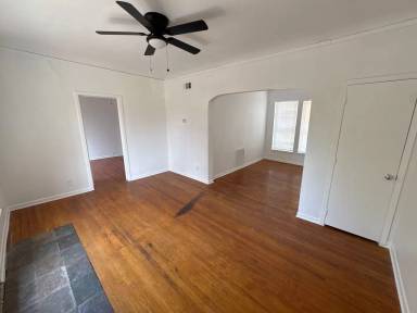 Main picture of 5305 Reiger Ave