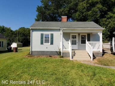 Main picture of 2313 Maple St