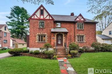 Main picture of 832 Chestnut St