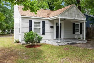 Main picture of 223 Circle Ct