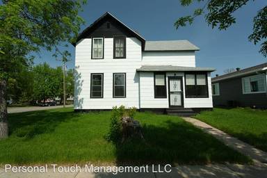 Main picture of 124 2nd St NE