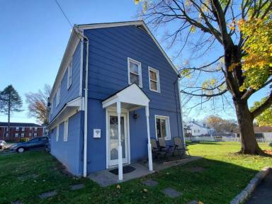 Main picture of 615 Ridgewood Ave