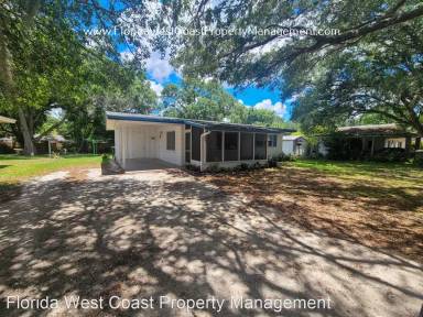 Main picture of 2467 Hyde Park St