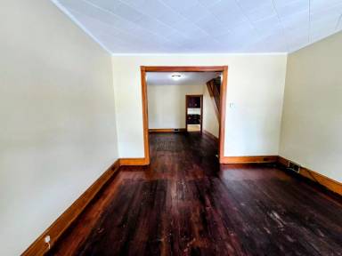 Main picture of 424 E Locust St