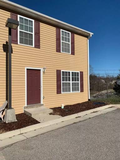 Main picture of 30 Station Ln NE