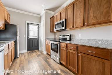 Main picture of 1725 Booker Cir